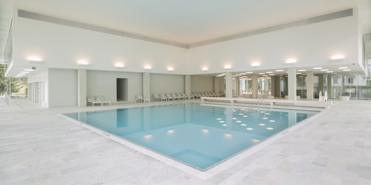 Ovaverva - Hallenbad, Spa & Sportzentrum in St. Moritz